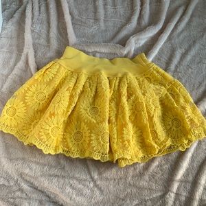 Beautiful yellow lace skirt. Size on the tag: L, but S and M it will be ok